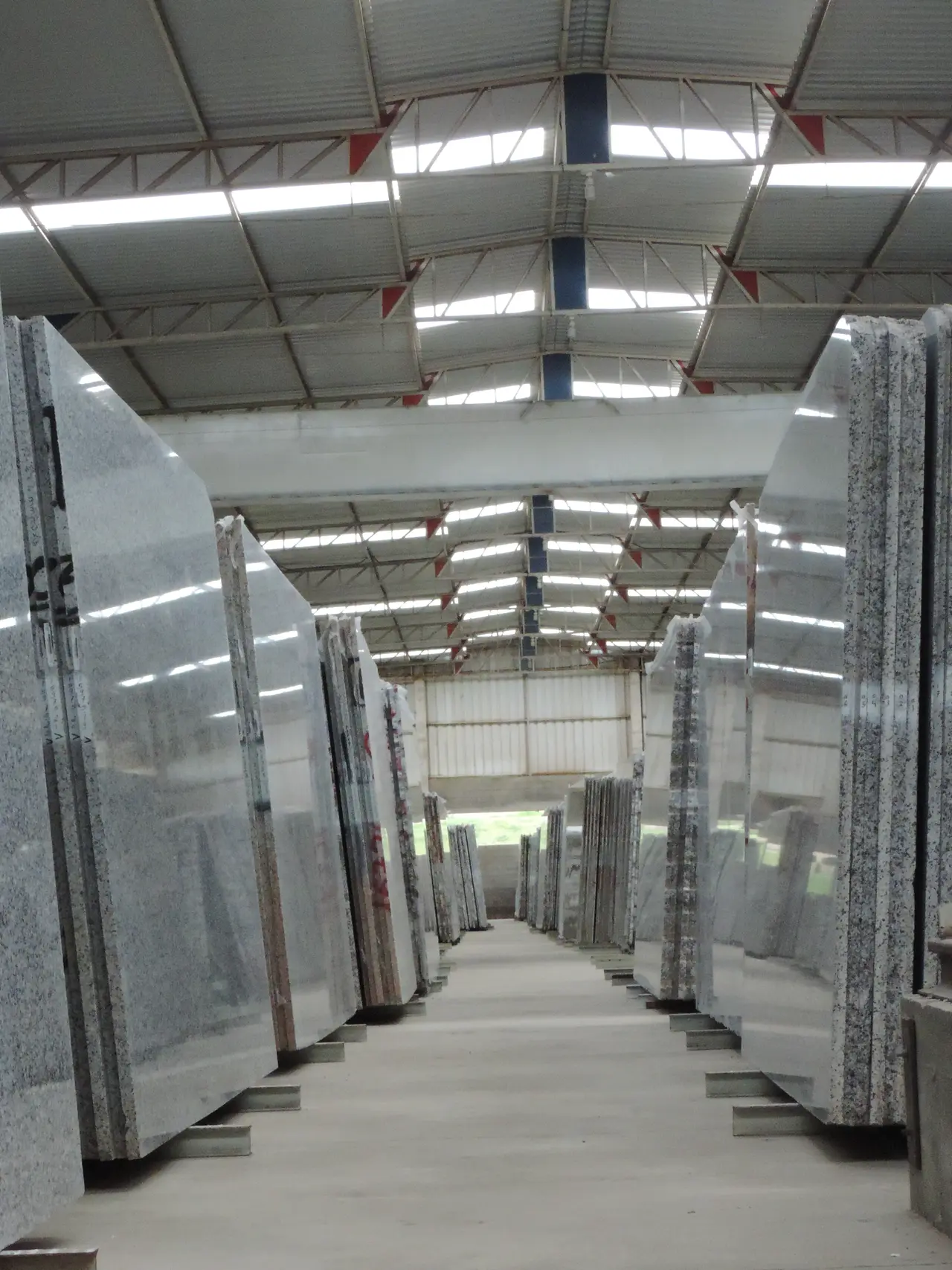 Polished slabs in stock